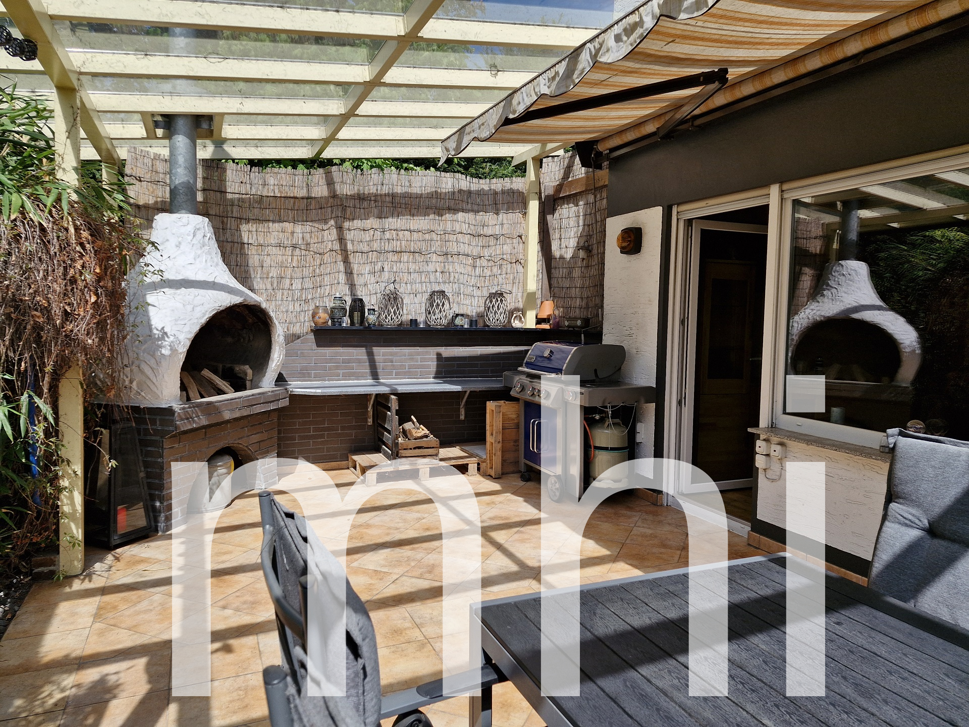 überdachte Terrasse
