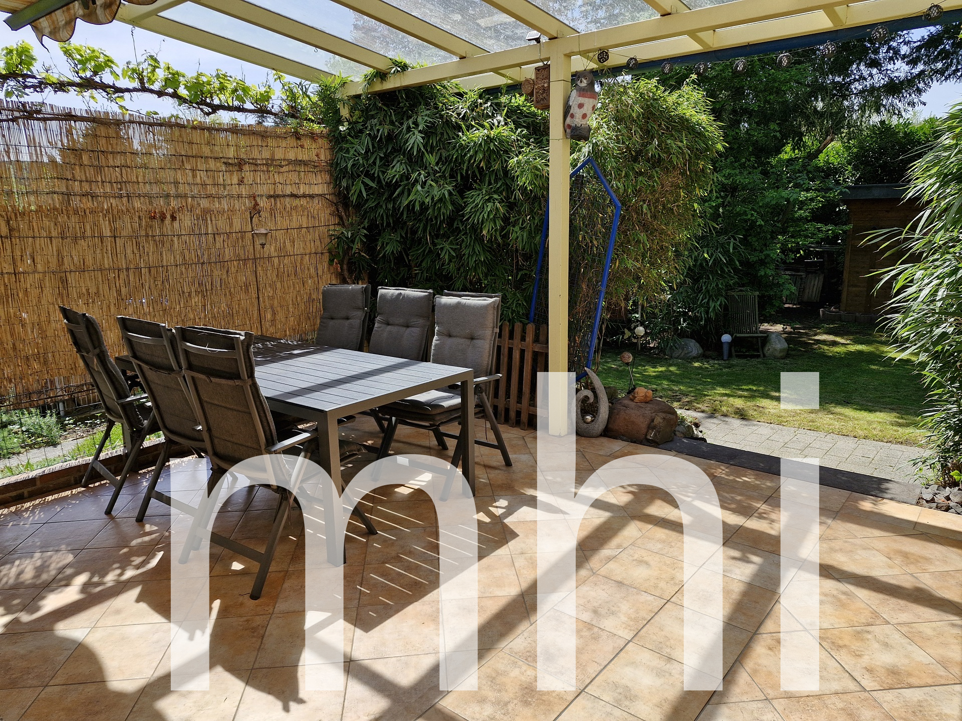 überdachte Terrasse