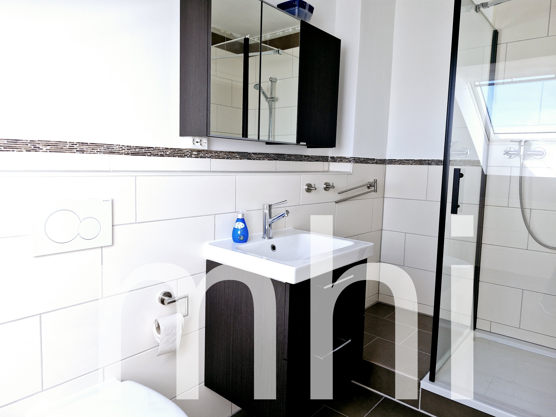 Badezimmer mit Dusche