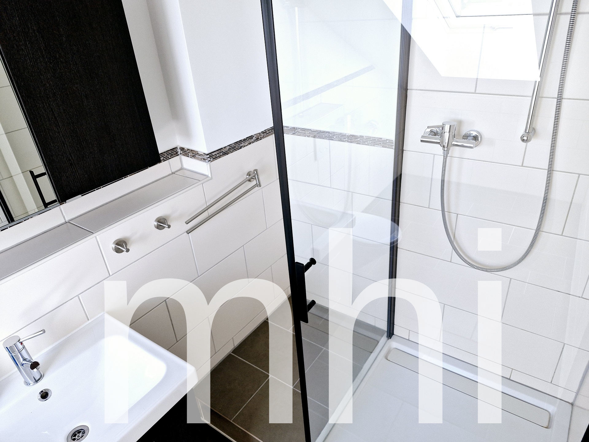 Badezimmer mit Dusche